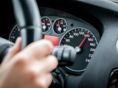 Tańszy bak, droższy serwis. Paradoks jazdy na niskich obrotach