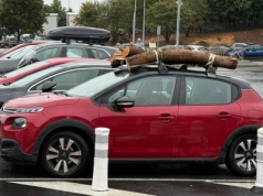 Trzymajcie się, idzie zima. Ptaki odlatują a Citroën C3 wozi opał