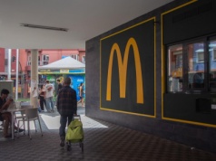 Franczyzy wypierają lokalne sklepy z La Laguna na Teneryfie