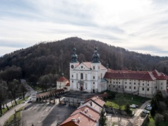 Polskie sanktuaria, które przetrwały II wojnę światową. Historie zdumiewają