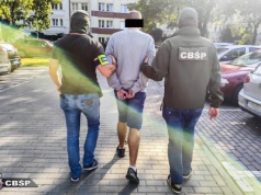 CBŚP uderzyło w „mafię śmieciową”. Wśród zatrzymanych jest urzędnik z regionu