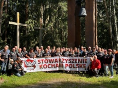 Zakazy wjazdu za modlitwę i pamięć