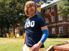 Glen Powell nie do poznania w nowym serialu Hulu. Zobaczcie oficjalny zwiastun Chad Powers