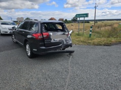 Zderzenie autobusu z dwiema osobówkami w Kochłowach