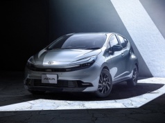 Nowa Toyota, tajemnicza taka. Dziecko Yarisa i Priusa ma się znakomicie