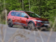 Siedmioosobowa, używana Dacia Jogger z LPG. 5 najtańszych ogłoszeń z krajowego rynku wtórnego