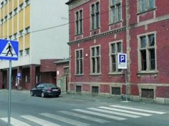 Gmina Ząbkowice Śl. Zebry dla mieszkańców, namiot dla policji