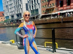 Elwira z zespołu Mejk w samym bikini na luksusowym jachcie