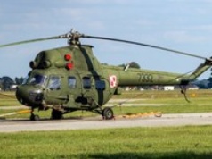 Awaryjne lądowanie wojskowego śmigłowca. Na pokładzie dwie osoby