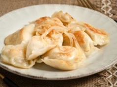 Mama robiła farsz z nietypowym połączeniem. Nawet nie myślę o pierogach z mięsem