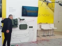 Izrael na targach militariów w Kielcach. Aktywiści oblali stanowisko sztuczną krwią