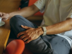 Ta opaska nie ma ekranu. I ten brak to atut