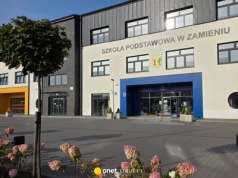 Podwarszawska szkoła walczy z przepełnieniem. Jedna lekcja w tygodniu na zewnątrz