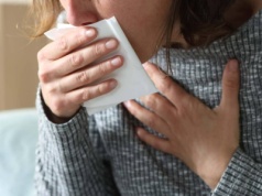 Kobiecy organizm może starzeć się szybciej niż sądzono. Winowajcą jest COVID-19