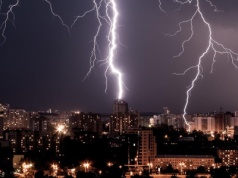 Burze panoszą się nad Polską. W wielu miejscach już grzmi. Będzie tylko gorzej!