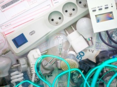 Te urządzenia to ukryci "pożeracze" prądu. Koniecznie wyłączaj je na noc