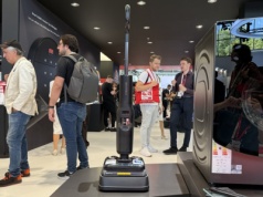 Roborock F25 Ultra odkurzy i umyje całe mieszkanie. Za jednym zamachem