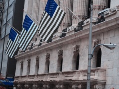 Gospodarka USA w tragicznym stanie? 'Krok od recesji, ceny rosną’. Niepokojący raport Fed