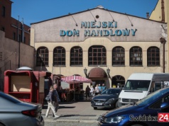 „Odstrasza wyglądem i tym, co wokół niego się dzieje”. Jaka przyszłość czeka Miejski Dom Handlowy?