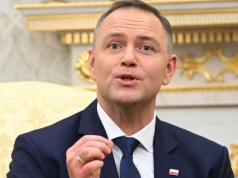 Nawrocki przyłapany na czułych gestach. Wszystko się nagrało! Żony nie było w pobliżu