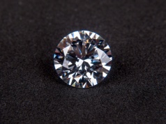 Nieoczekiwane sprzężenie kwantowe w diamentach. Technologia zmieni się nie do poznania