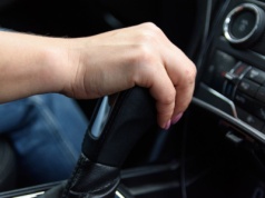 Wymienili "za" i "przeciw" automatycznej skrzyni. Ukryte minusy, o których musisz wiedzieć