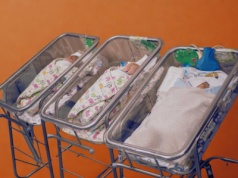 "To łaska, Pan Bóg nam błogosławi". Polska się kurczy, ale tu wciąż rodzi się dużo dzieci