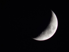 Całkowite zaćmienie Księżyca już w niedzielę. Pierwsze od 6 lat w Polsce! Kiedy, gdzie i jak możemy je oglądać?