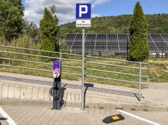 ChargeIn hurtowo uruchamia stacje ładowania   