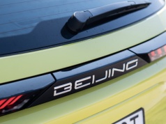 BAIC 5 Business za 99 900 zł to robienie wiatraka z przepisów. Ale nie oburzysz się wcale