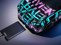 – Ja to tankuję trzy minuty i mogę jechać dalej! – Phi, w moim Porsche Cayenne potrzebuję 0 sekund. Indukcja