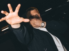 Berson nosi „Baggy” i kończy sezon letni