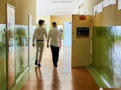MEN chce podwyżek dla nauczycieli ale... od samorządów. Tak przerzucają się odpowiedzialnością