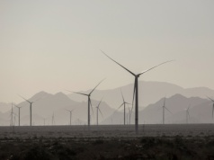 Prezydent Nawrocki chce zmienić prawo z korzyścią dla OZE. Znamy założenia