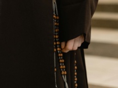 Francja: 14 osób twierdzi, że padło ofiarą polskiego księdza