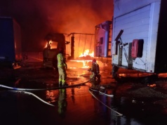 Słopanowo Huby. Nocny pożar w firmie transportowej