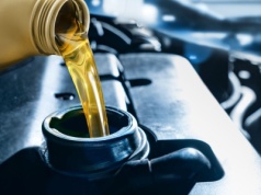 Dolewasz oleju na zapas? Lepiej sprawdź, co z tym później zrobić