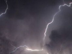 Ostrzegają przed burzami. Lokalnie możliwe opady gradu