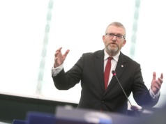 Grzegorz Braun komentuje wniosek o odebranie immunitetu PE: Ani mnie to ziębi, ani grzeje