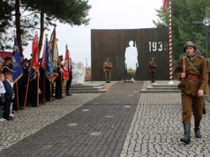 Żołnierze umierali, śpiewając „Rotę” – mieszkańcy regionu upamiętnili bohaterów Bitwy Radłowskiej