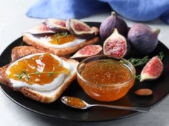 Kroję na plastry i wrzucam do gara. Konfitura tak pyszna, że aż śni się po nocach