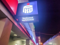 Nie każdy bankomat jest bezpieczny. PKO BP ujawnia, na co uważać