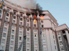 "Pierwszy raz od początku wojny". Rosjanie uderzyli w siedzibę rządu