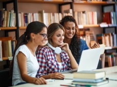 Jak wybrać studia w AHE spośród 24 kierunków?