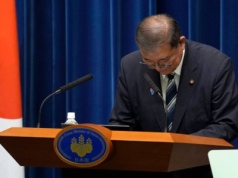 Premier Japonii zrezygnował ze stanowiska. W tle umowa z USA