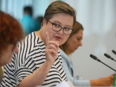 MEN składa deklarację. Nauczyciele dostaną pieniądze za godziny nadliczbowe