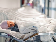 Cztery porodówki w półtora roku. Na Mazowszu także znikają oddziały położnicze