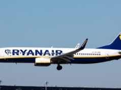 Zła wiadomość dla podróżujących. Ryanair tnie połączenia do tego kraju