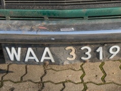 Czarne tablice znikają z polskich dróg. Wszystko przez zmianę przepisów