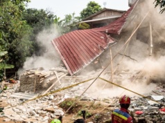 Tragedia podczas religijnej uroczystości w Indonezji. Dach spadł na wiernych